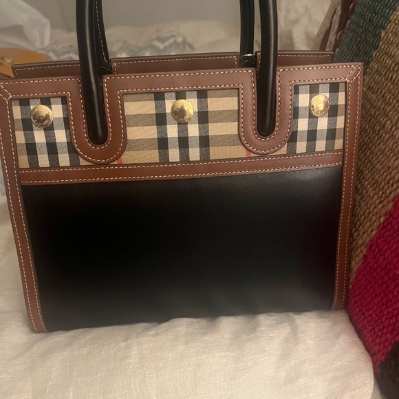 Small Burberry Title Bag. Crossbody and Handle Bag - Picture 14 of 16
